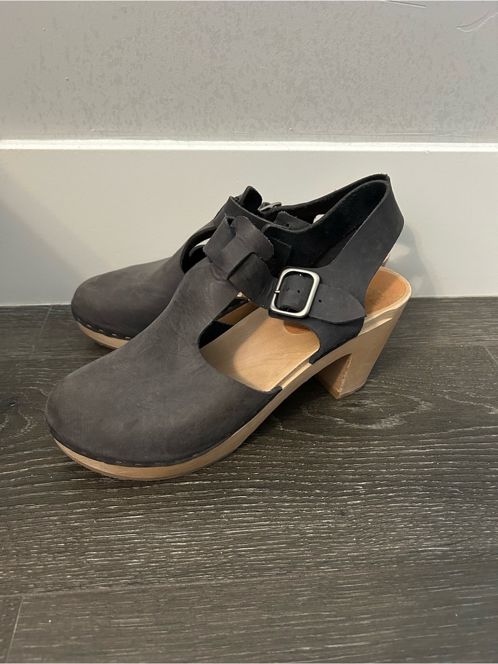 Women’s Navy T-Strap Mary Jane Clog Heels - Picture 3 of 6